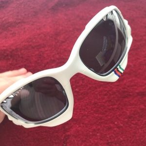 Oakley sunglasses model 24-220